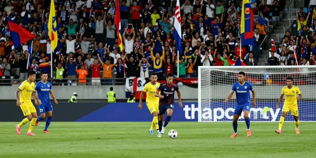 Thapcamtv live soccer match scene showing intense players competing in a thrilling stadium atmosphere.